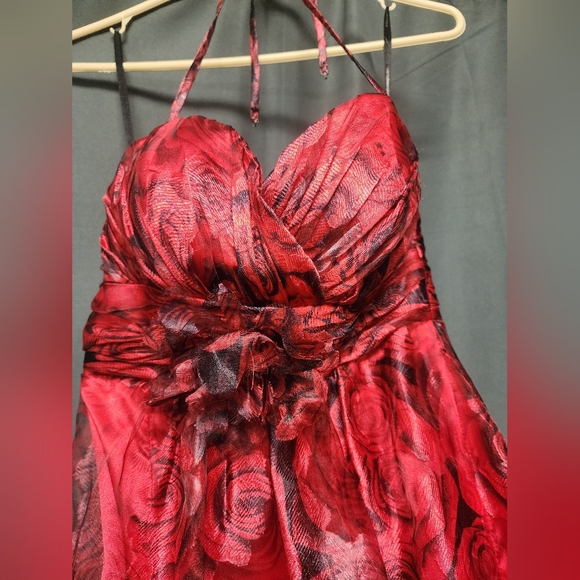B Dazzle Women's red rose Formal Wear Dress, Strapless, Size 6 - Picture 2 of 5